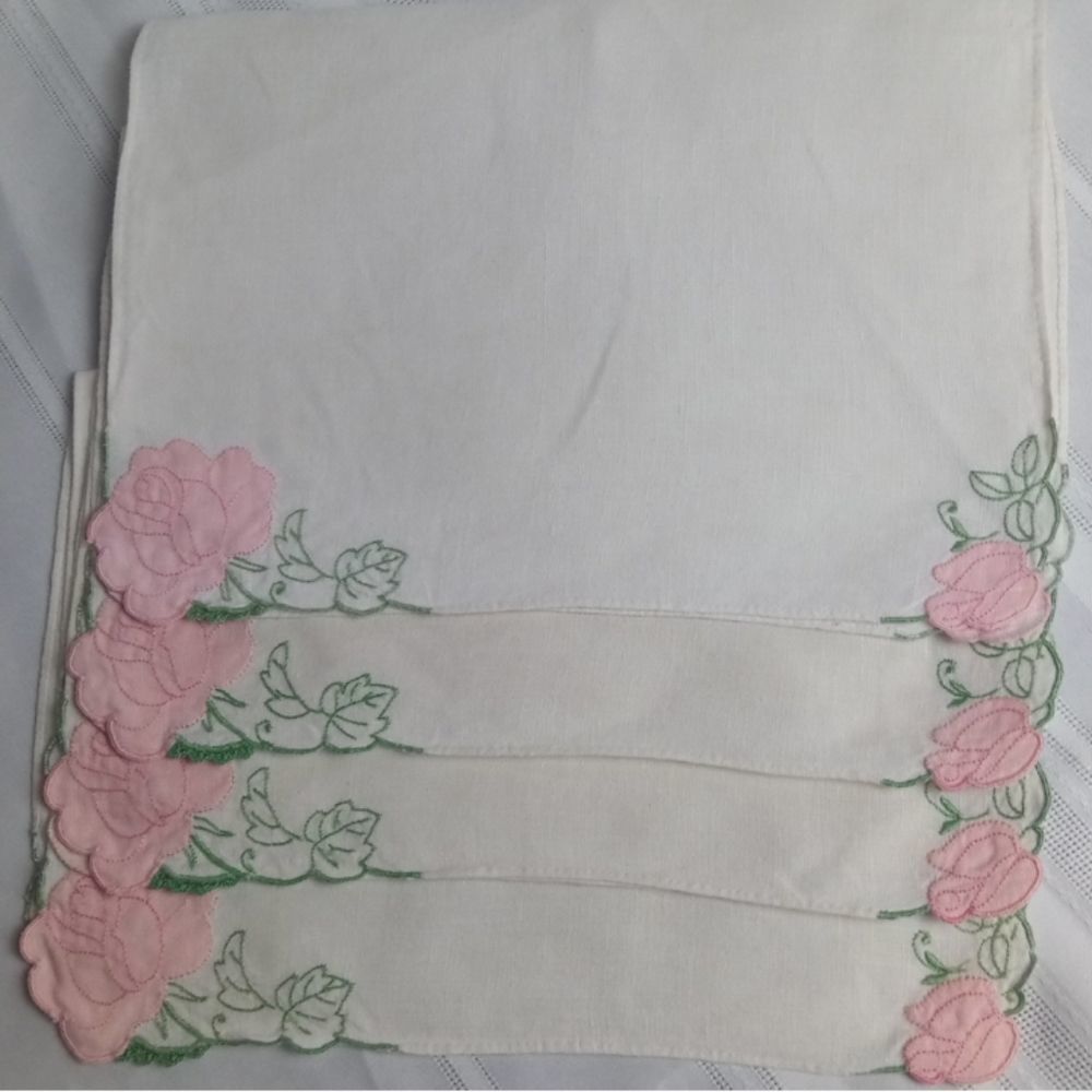 Vtg rose embroidery napkins - Picture 2 of 14